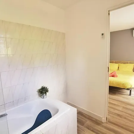 Les Quatre Loges - Joli T2 Jardinet Et Parking *3 Appartement Aix-en-Provence Buitenkant foto