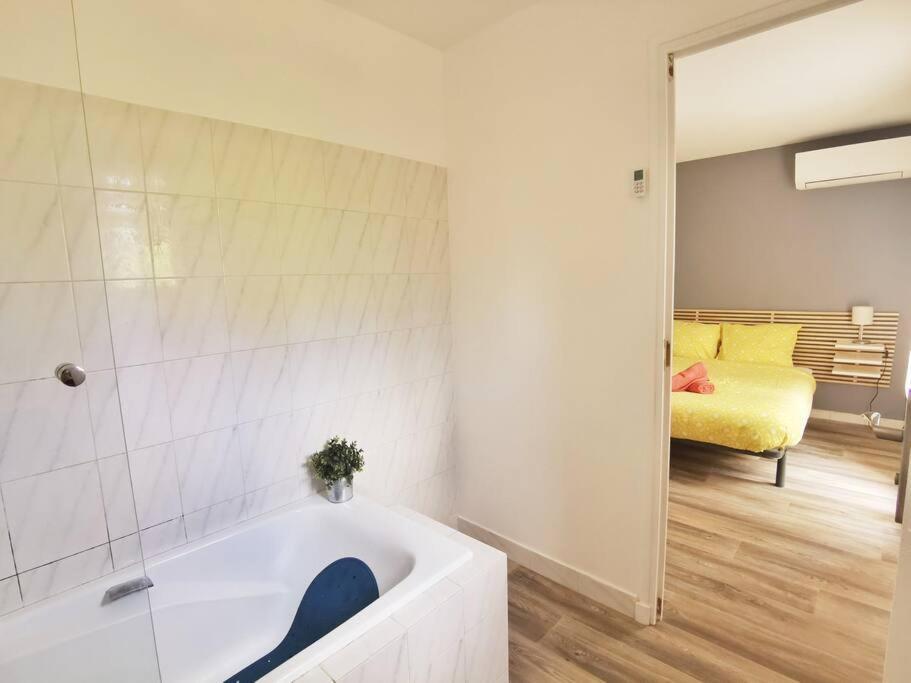 Appartement Les Quatre Loges - Joli T2 Jardinet Et Parking *3 *